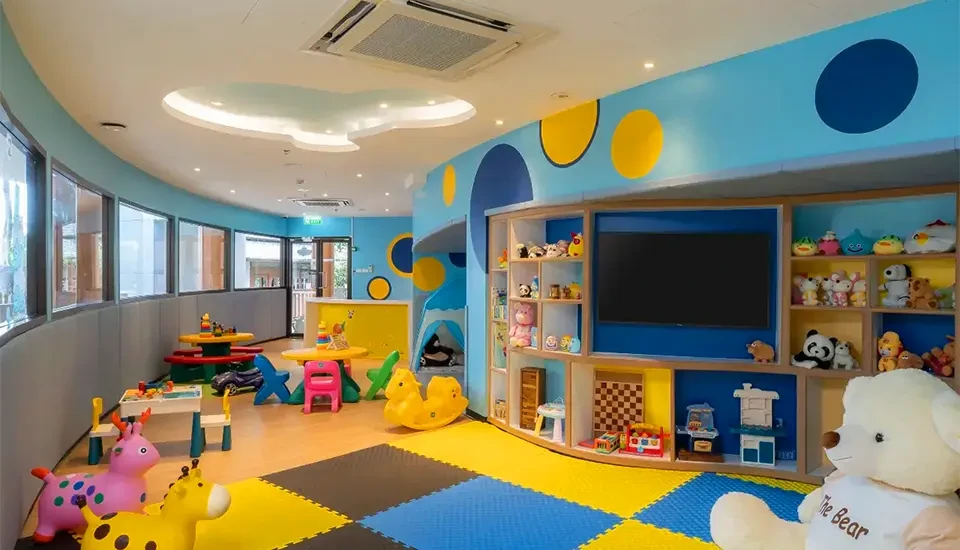 هتل هالیدی این ریزورت کرابی